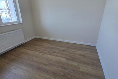 Casă cu 3 camere decomandat în Giroc