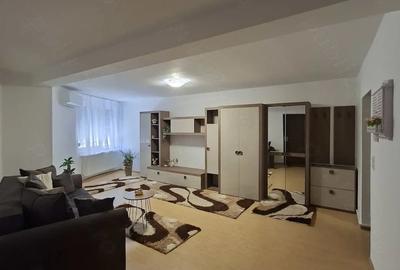 Apartament cu 2 camere decomandat în Central - 2