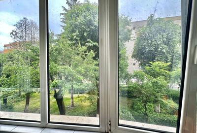 Apartament cu 3 camere decomandat, mobilat în Tractorul - 13