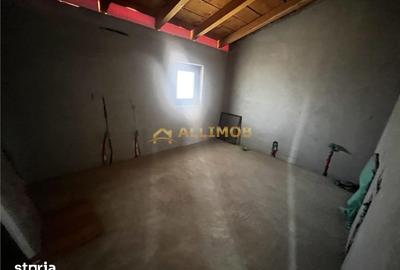Casă cu 4 camere cu Teren 300 Mp în Târgșoru Vechi - 1