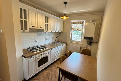 Apartament cu 3 camere decomandat în Central - 1