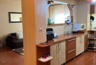 Apartament cu 3 camere decomandat în Decebal