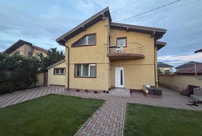 Casă cu Teren 400 Mp în Central