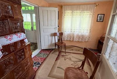 Casă cu 3 camere în Gura Vadului