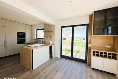 Casă cu 4 camere cu Teren 700 Mp în Sângeorgiu de Mureș
