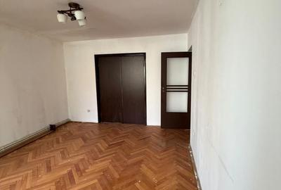 Apartament cu 4 camere în Central