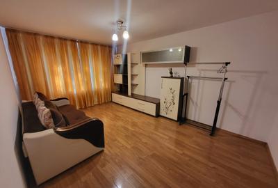 Apartament cu 2 camere decomandat în