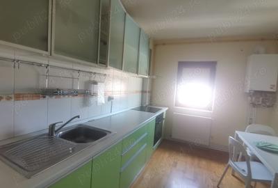 Apartament cu 4 camere decomandat în Central