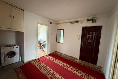 Apartament cu 3 camere decomandat în Progresul