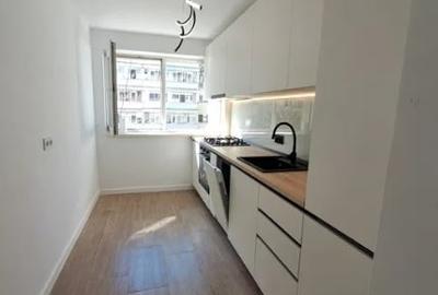 Apartament cu 3 camere semidecomandat în Obor