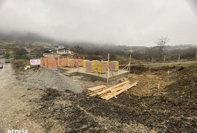 Casă cu 3 camere cu Teren 390 Mp în Central