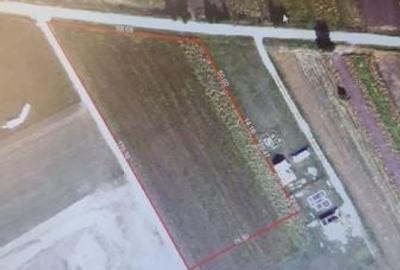 Teren de 10600 mp, în Central