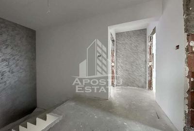 Casă cu 4 camere cu Teren 300 Mp în Central - 3