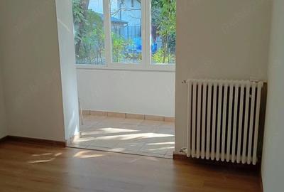 Apartament cu 2 camere semidecomandat în Costin Georgian