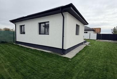 Casă cu 3 camere în Afumați
