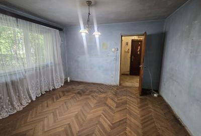 Apartament cu 2 camere semidecomandat în Gojdu