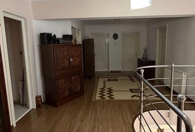 Casă cu 6 camere cu Teren 661.51 Mp în Central