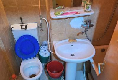 Apartament cu 3 camere semidecomandat în Calea București