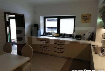 Casă cu 8 camere cu Teren 1545 Mp în Central - 10