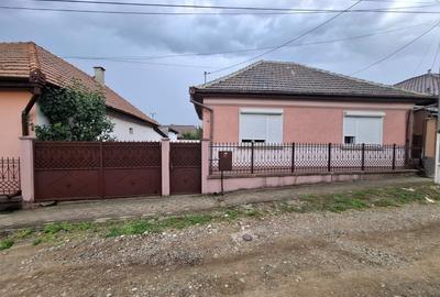 Casă cu 3 camere decomandat în Colonia Târnava - 1