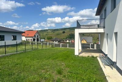 Duplex cu 4 camere cu Canalizare în Popești - 1