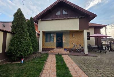 Casă cu 3 camere cu Canalizare în Crihala - 2