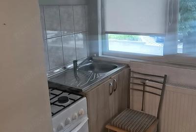 Garsonieră decomandată în Lipovei