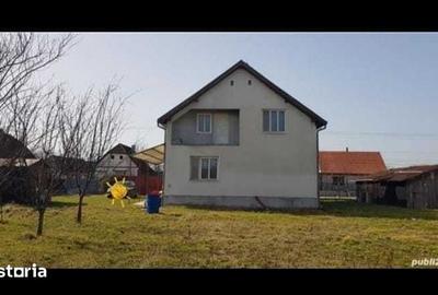 Casă cu 4 camere cu Teren 1800 Mp în Buteni