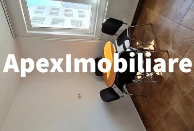 Apartament cu 3 camere semidecomandat în Gara de Nord