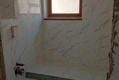 Casă cu 8 camere cu Canalizare în Fundeni - 1