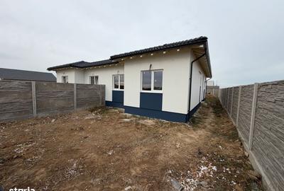 Casă cu 3 camere în Urseni
