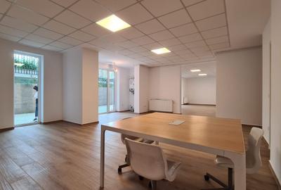 Spațiu comercial, de 85 mp, în Tractorul - 1