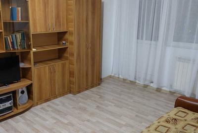 Apartament cu 3 camere semidecomandat în Muncii