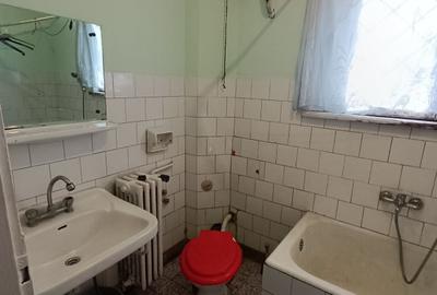Casă decomandat în 1 Mai