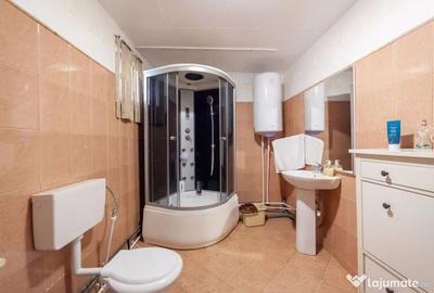 Casă cu 4 camere cu Teren 1175 Mp în Central