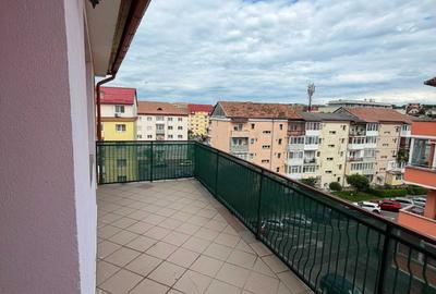 Apartament cu 2 camere decomandat în Ștrand