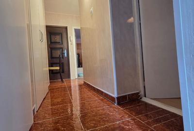 Apartament cu 2 camere decomandat în E3
