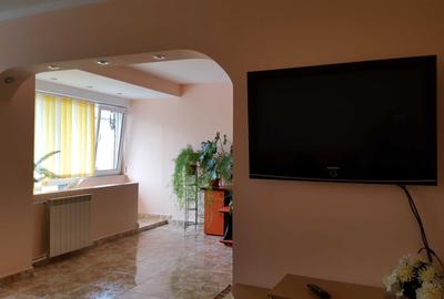 Casă cu 4 camere în Exterior Vest