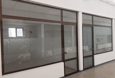Spațiu comercial, de 15 mp, în Km 4 - 3