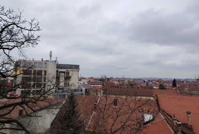 Apartament cu 3 camere decomandat în Central - 1