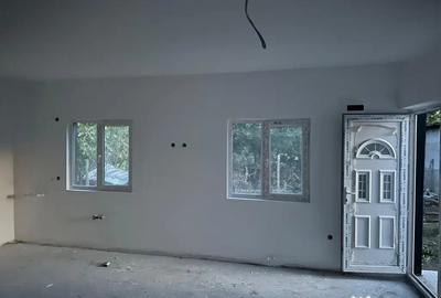 Casă cu 3 camere cu Teren 250 Mp în Lumina