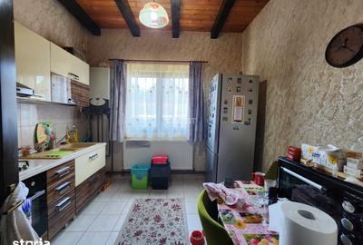 Casă cu 3 camere cu Teren 300 Mp în Ciurea