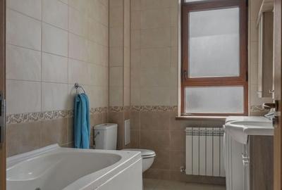 Apartament cu 3 camere, mobilat în Central - 3