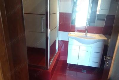 Casă cu Canalizare în Central