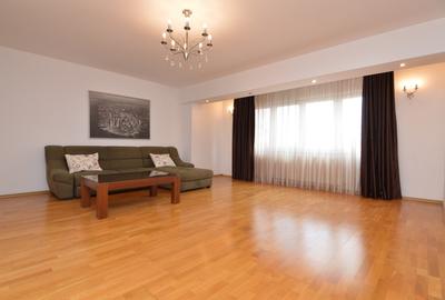 Apartament cu 3 camere decomandat, mobilat în Unirii