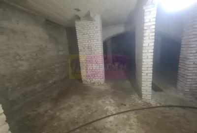 Casă individuală cu 4 camere cu Canalizare în Central - 16