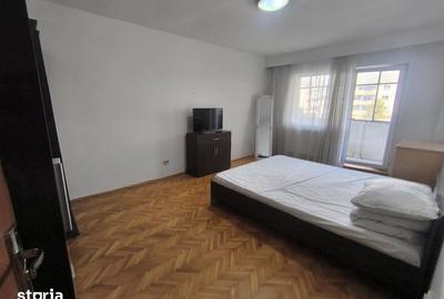 Apartament cu 2 camere decomandat în Plopilor
