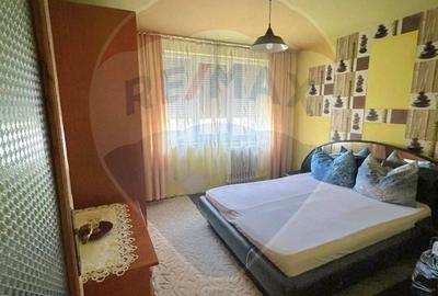 Apartament cu 2 camere semidecomandat, mobilat în Podgoria
