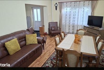 Casă cu 4 camere cu Teren 1000 Mp în Central