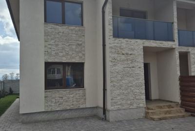 Casă cu 4 camere cu Teren 300 Mp în Sud-Est - 1